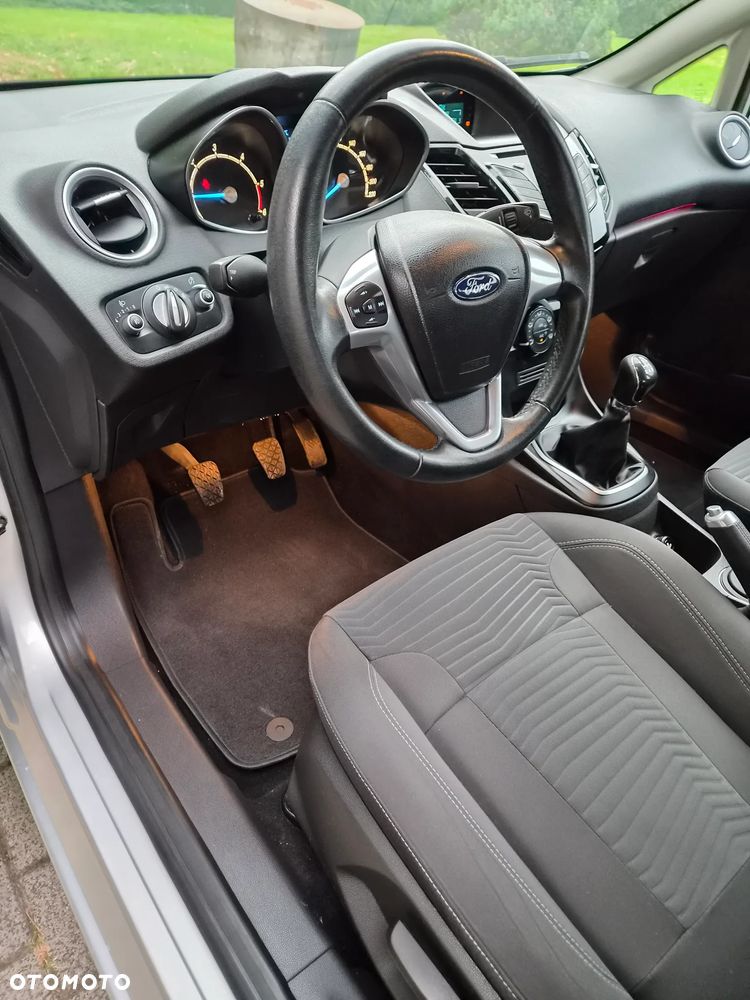 Ford Fiesta 1.5 TDCi Ambiente - 9