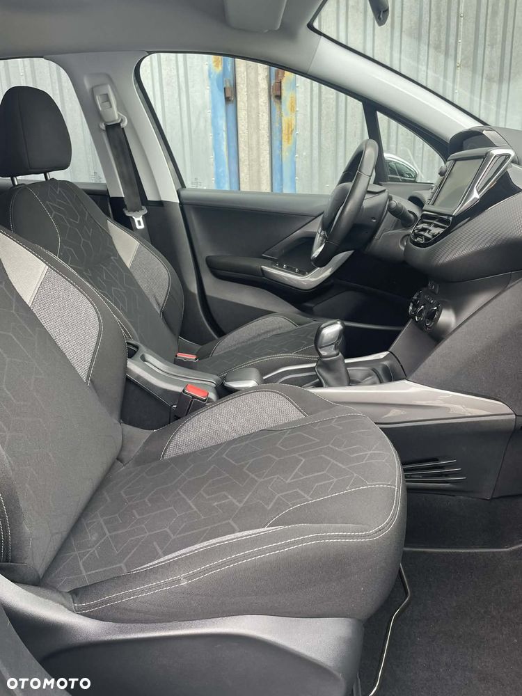 Peugeot 2008 1.2 Pure Tech Allure S&S - 24