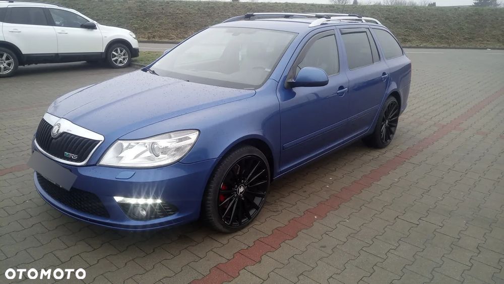 Skoda Octavia Combi 2.0 TDI CR DPF RS - 3