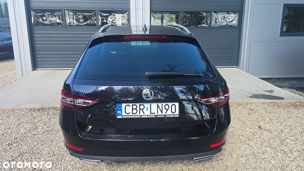 Skoda Superb 2.0 TDI Sportline DSG - 18