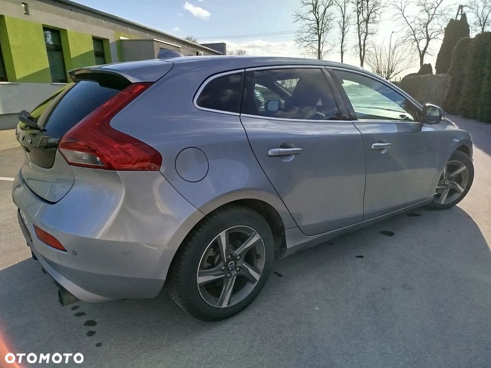 Volvo V40 D2 R Design - 3