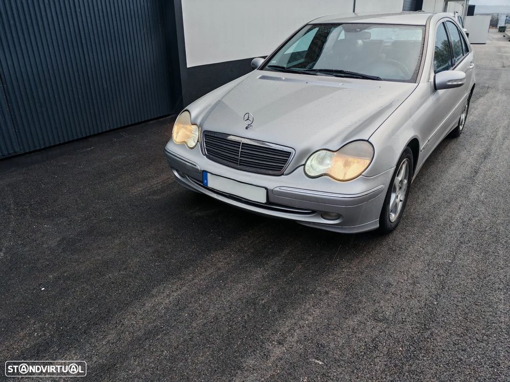 Mercedes-Benz C 220 T CDI Avantgarde - 4