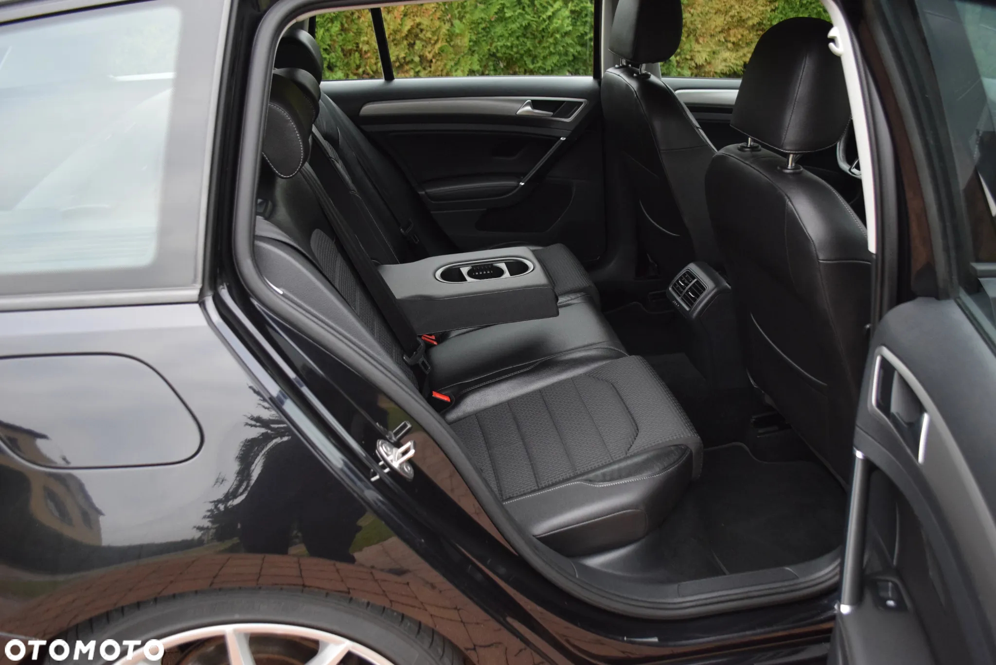Volkswagen Golf Variant 2.0 TDI SCR Highline - 17