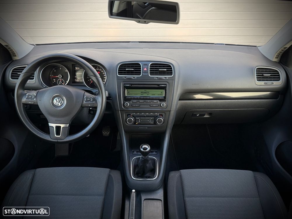 VW Golf 2.0 TDi Confortline - 6
