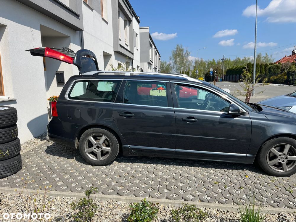Volvo V70 D2 Summum - 2