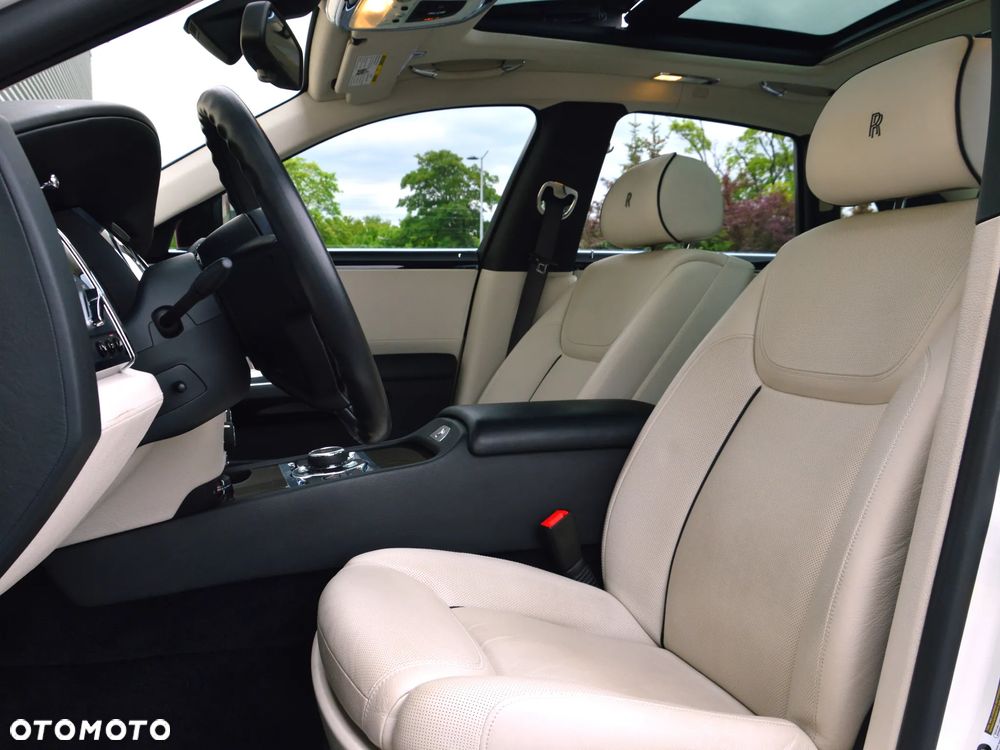 Rolls-Royce Ghost Standard - 13
