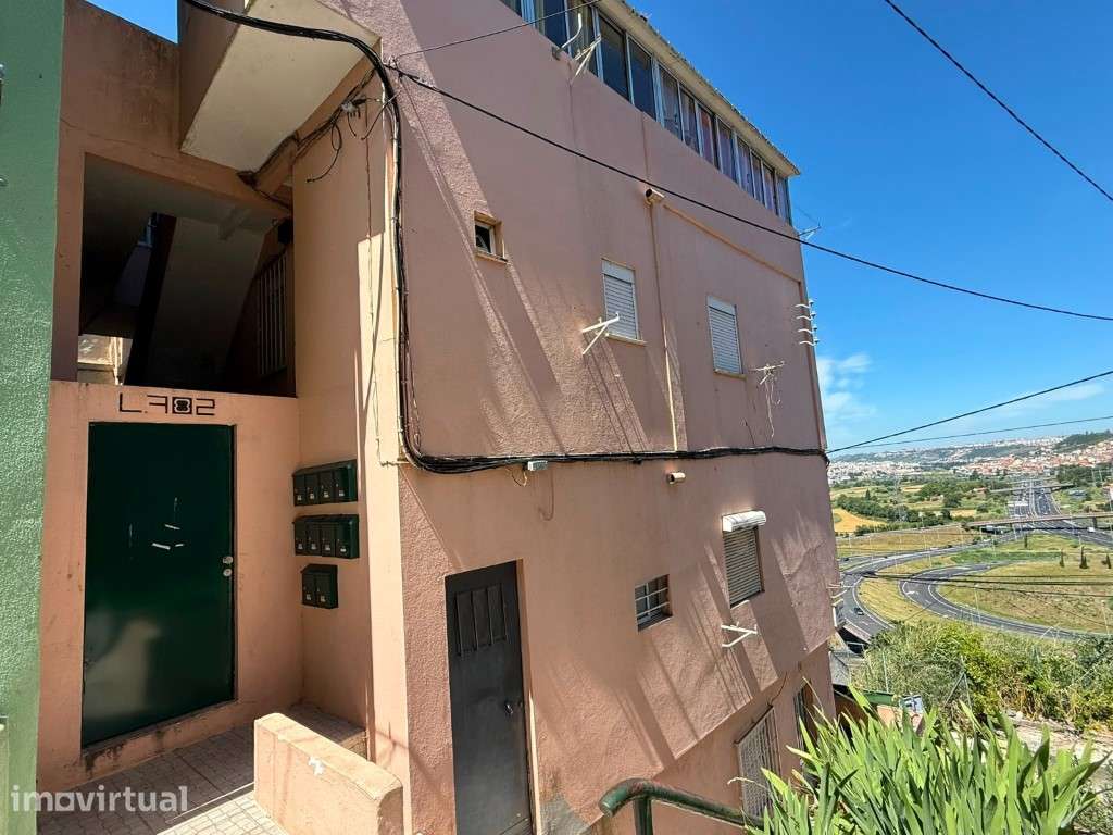 Prédio de Investimento com 10 Frações | Encosta do Sol | Grande Lisboa - Grande imagem: 2/27