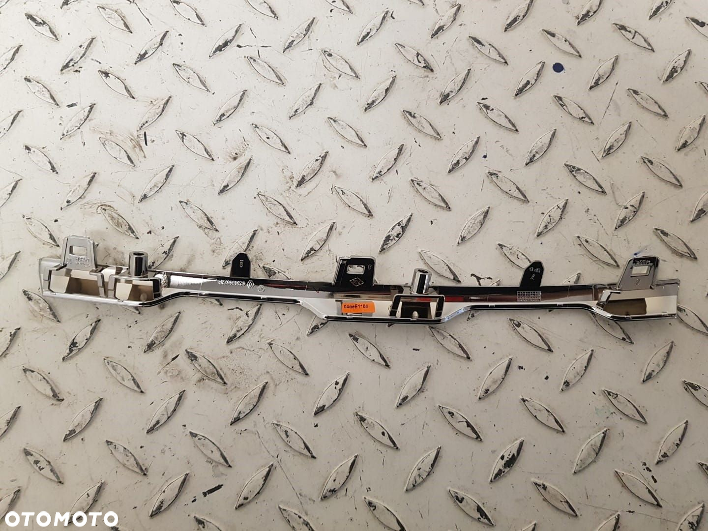 FABRYCZNIE NOWY ORYGINALNA LISTWA CHROMY GRILA PRAWY GÓRNY GRILL ATRAPA DACIA DUSTER II 2 17 -24 - 2