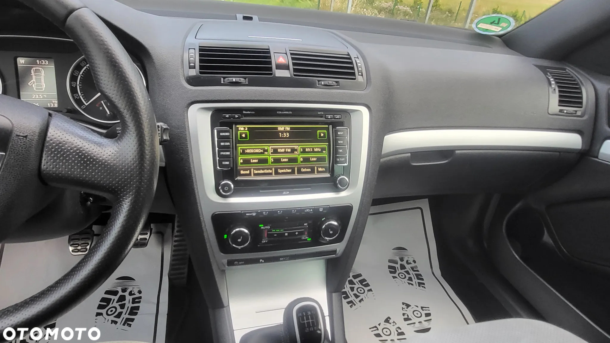 Skoda Octavia Combi 2.0 TDI CR DPF RS - 27