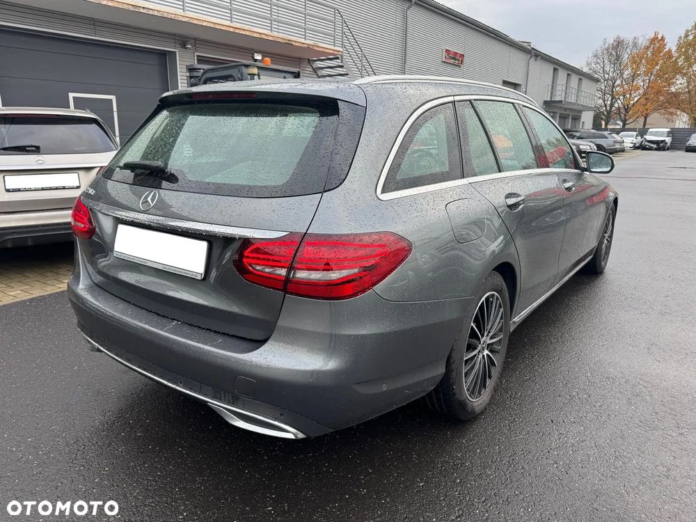 Mercedes-Benz Klasa C 220 d 9G-TRONIC Avantgarde - 6