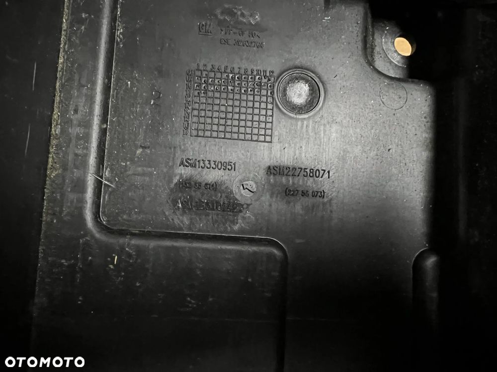 Obudowa podstawa akumulatora Opel Insignia A 13330951 13330946 - 9