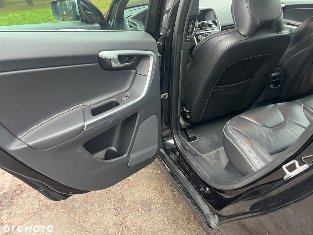 Volvo XC 60 D3 Drive-E R-Design Kinetic - 17