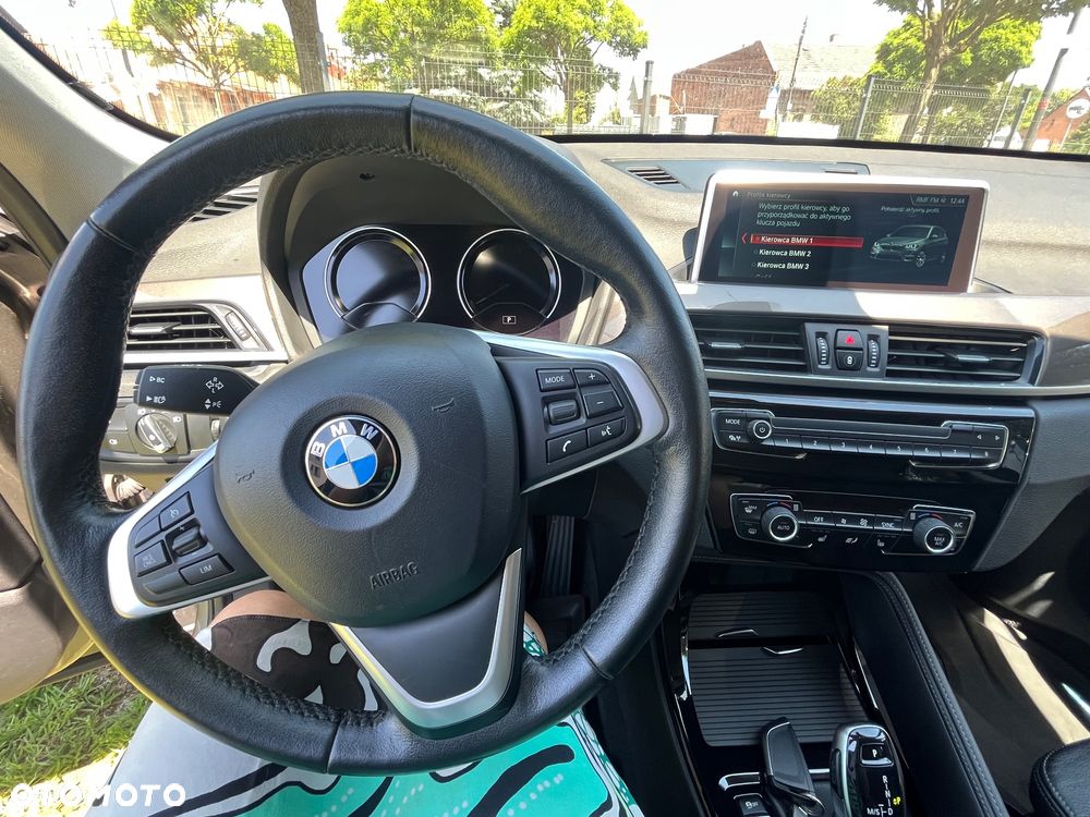 BMW X1 sDrive18i xLine - 13