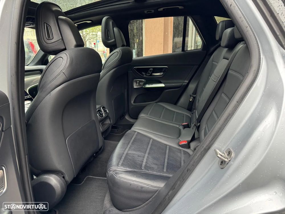 Mercedes-Benz GLC 300 e 4Matic 9G-TRONIC Avantgarde Advanced - 26
