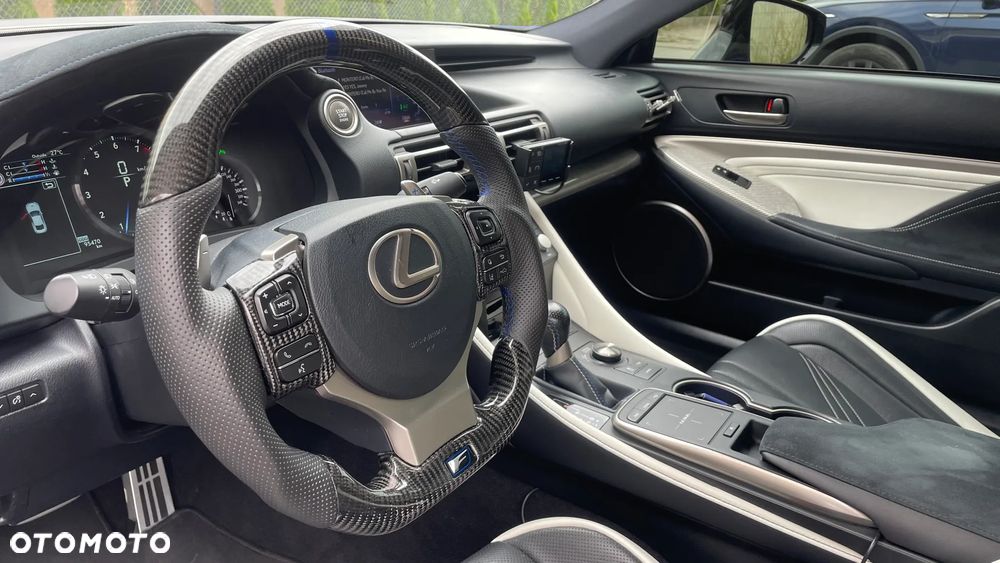 Lexus RC F Carbon - 14