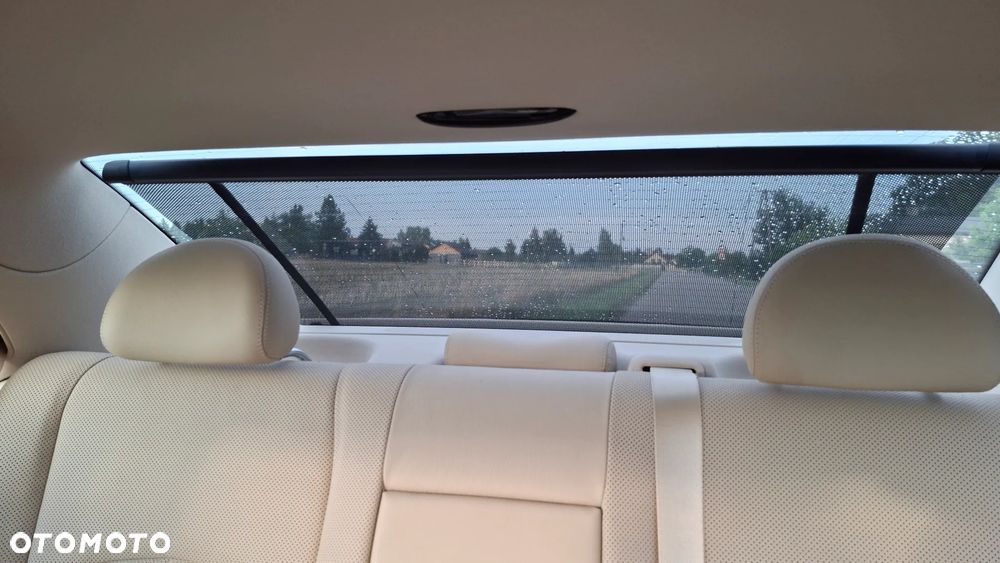 Mercedes-Benz Klasa E 350 7G-TRONIC Elegance - 29