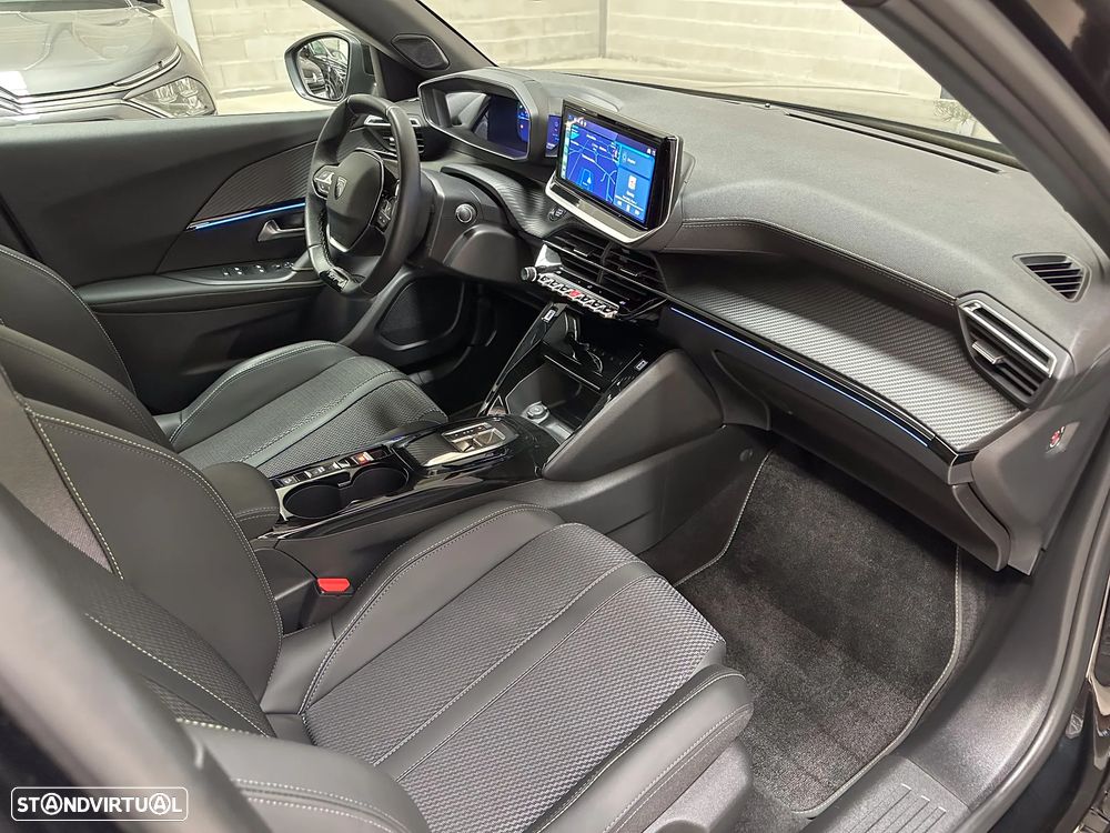 Peugeot e-2008 54 kWh GT - 11