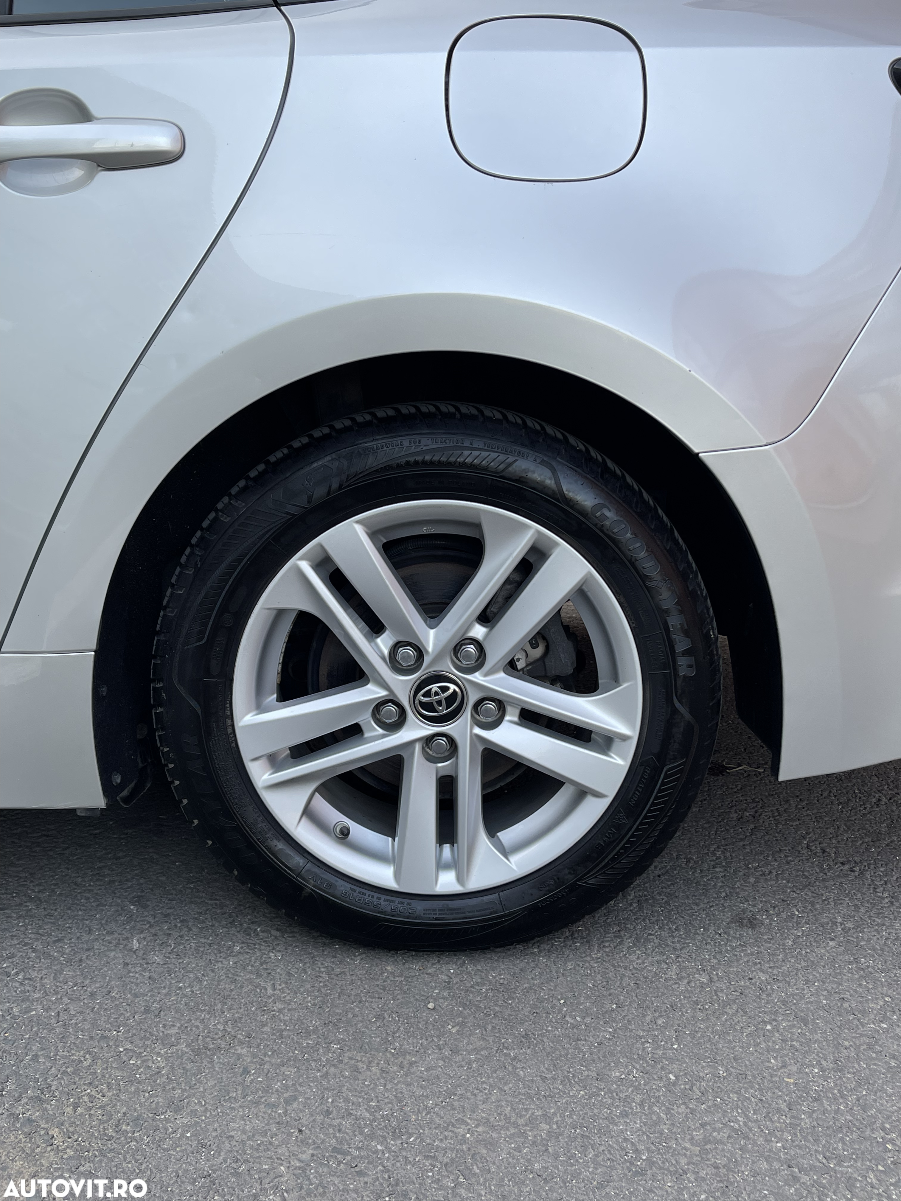 Toyota Corolla 1.8 HSD Business - 14