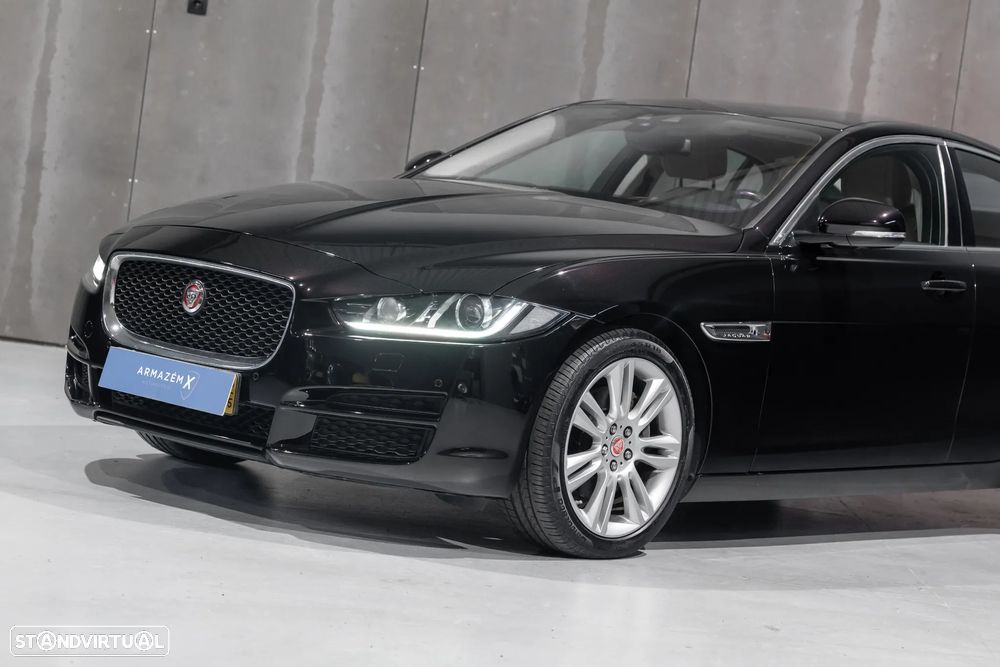 Jaguar XE 2.0 D Prestige Aut. - 2