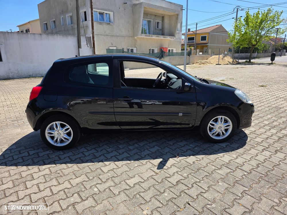 Renault Clio 1.2 16V Confort Dynamique - 32