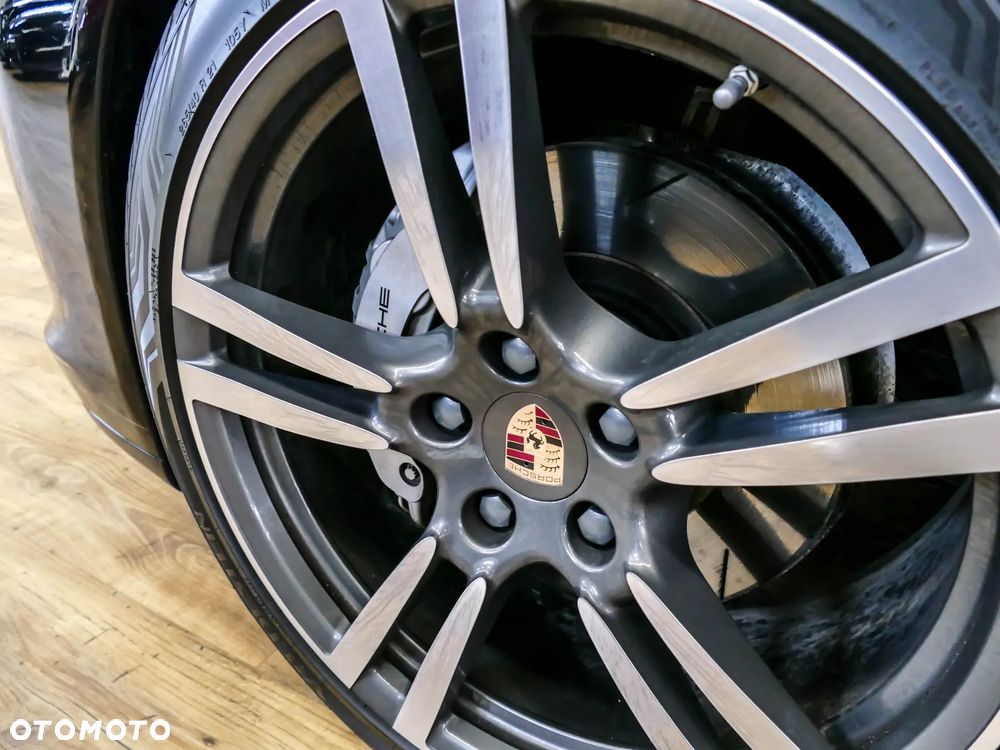 Porsche Panamera 4S PDK - 33