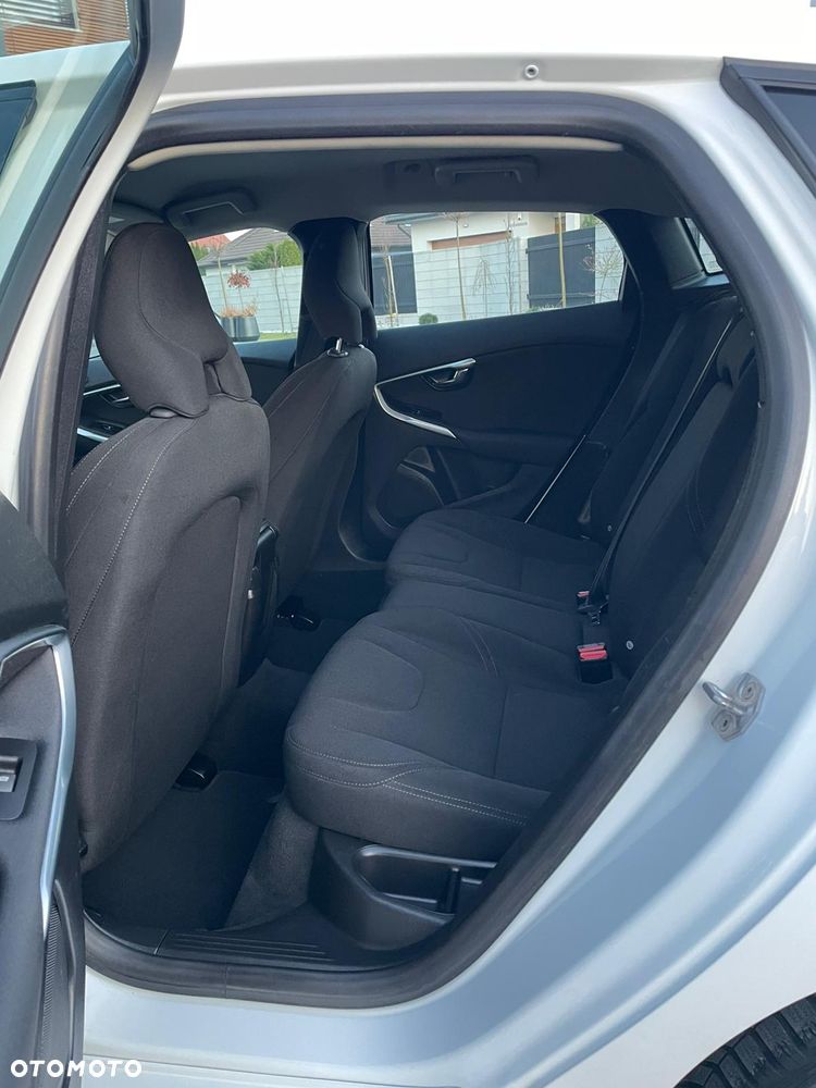 Volvo V40 D2 Summum - 18