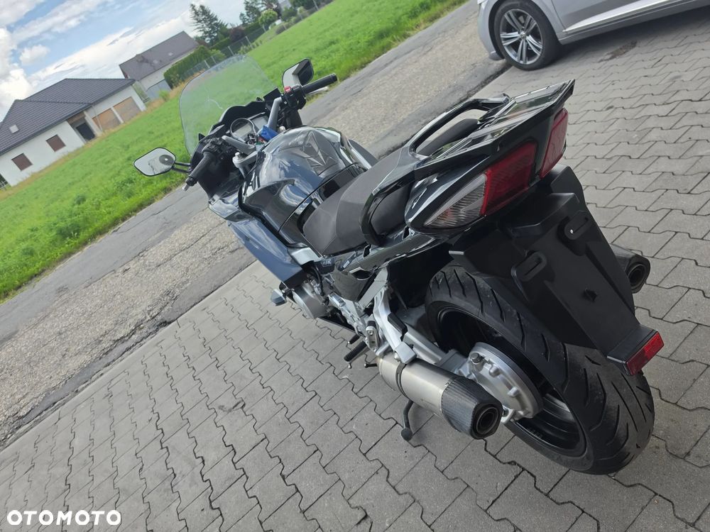 Yamaha FJR - 7