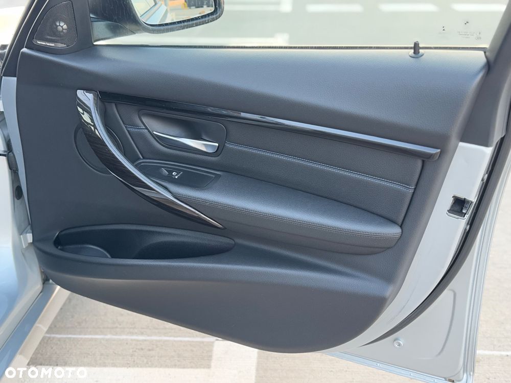 BMW Seria 3 - 34
