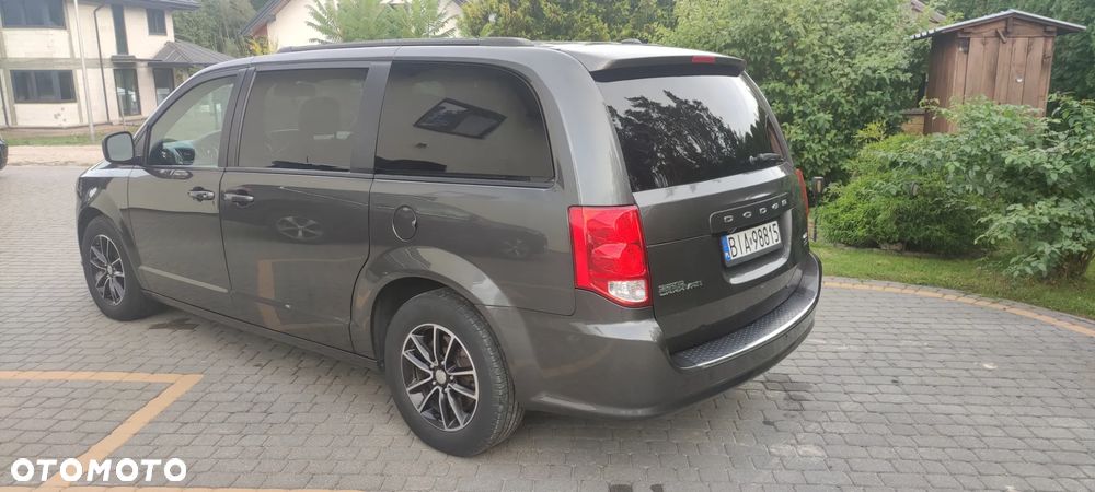 Dodge Grand Caravan - 7