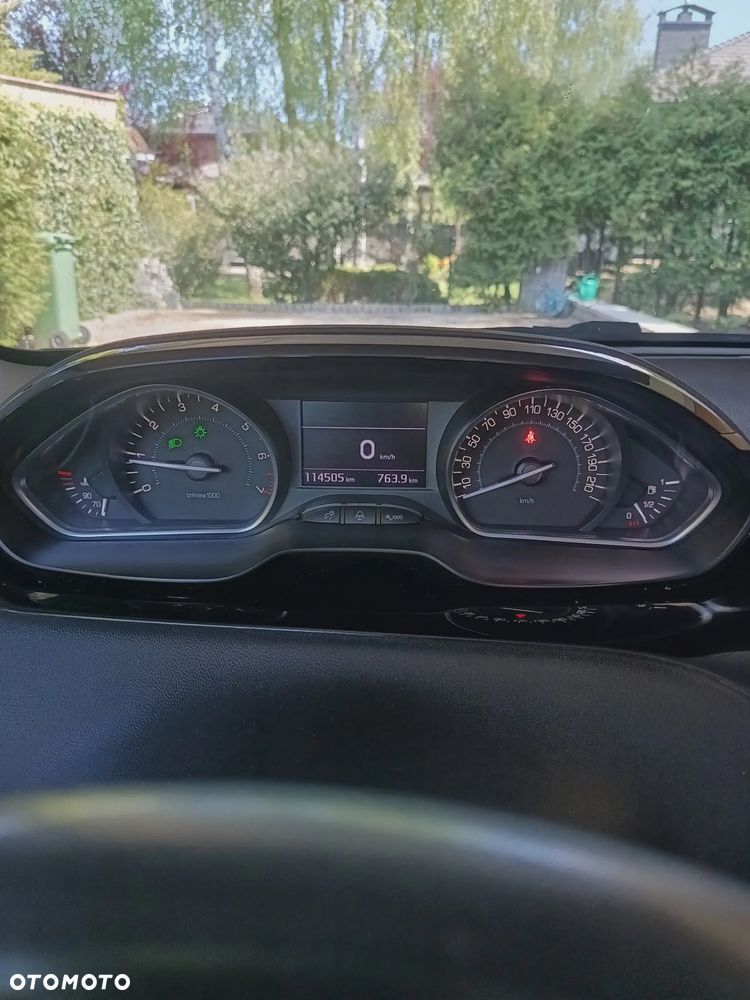 Peugeot 208 PureTech 82 Allure - 21