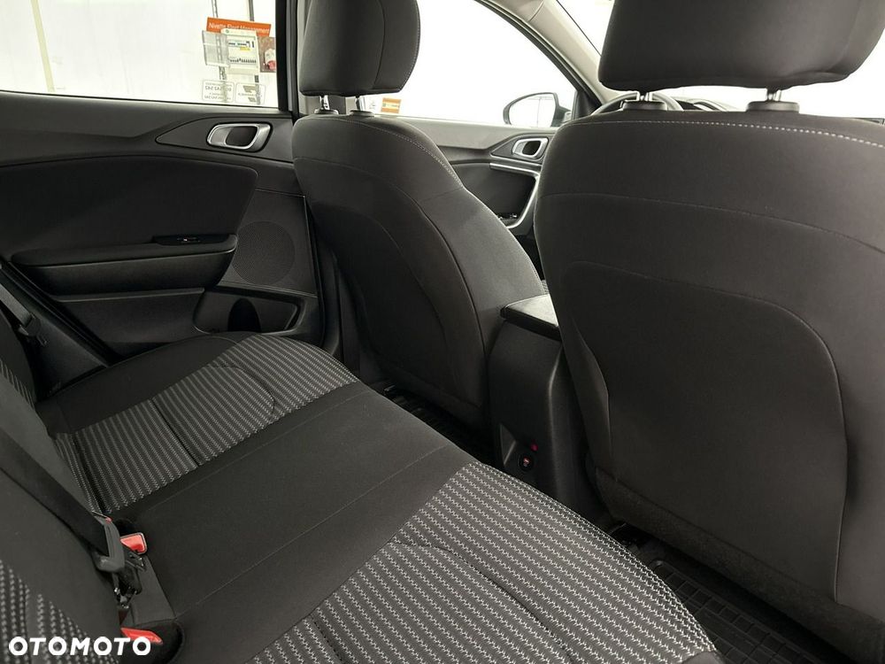 Kia XCeed - 24