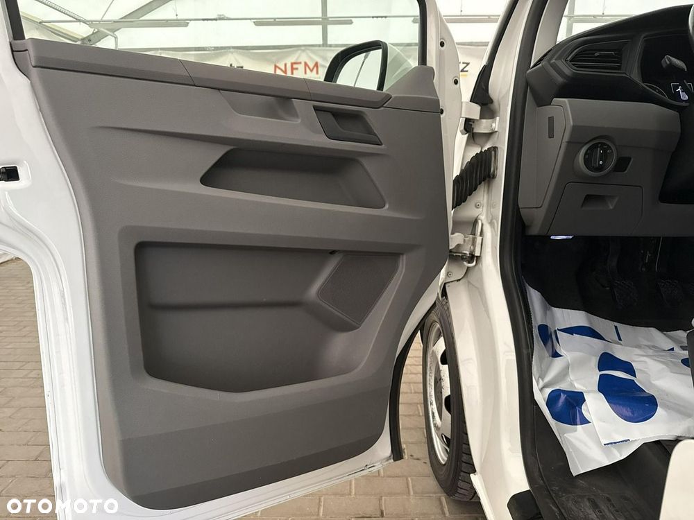 Volkswagen Transporter - 11