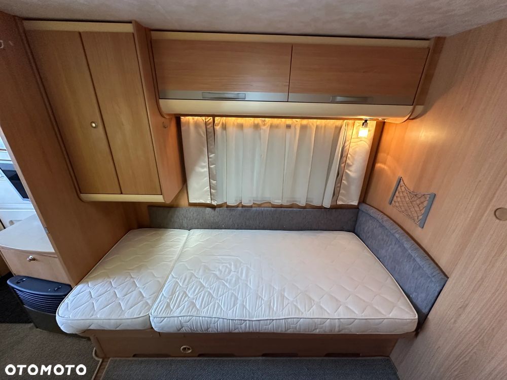 Adria ADORA 542 UT z napędem, nową markizą i dużą łazienką. - 27