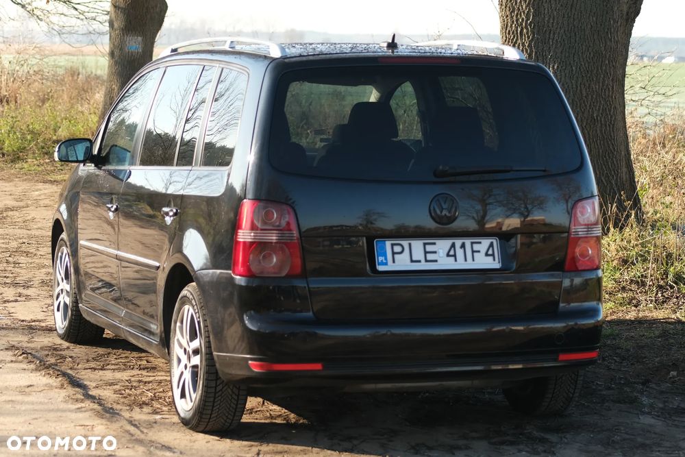 Volkswagen Touran 2.0 TDI DPF Highline - 4