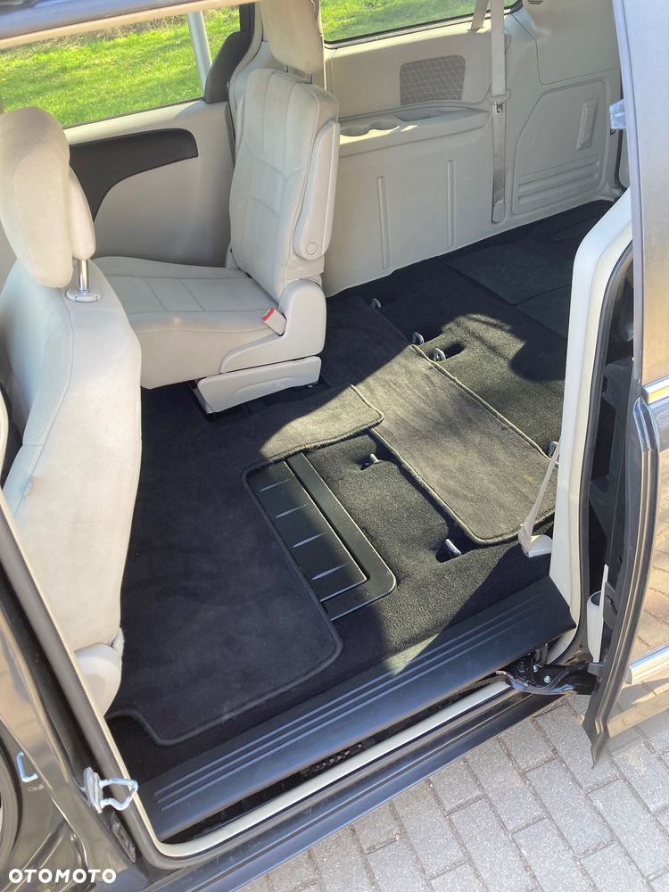 Chrysler Town & Country 3.6 Touring - 12