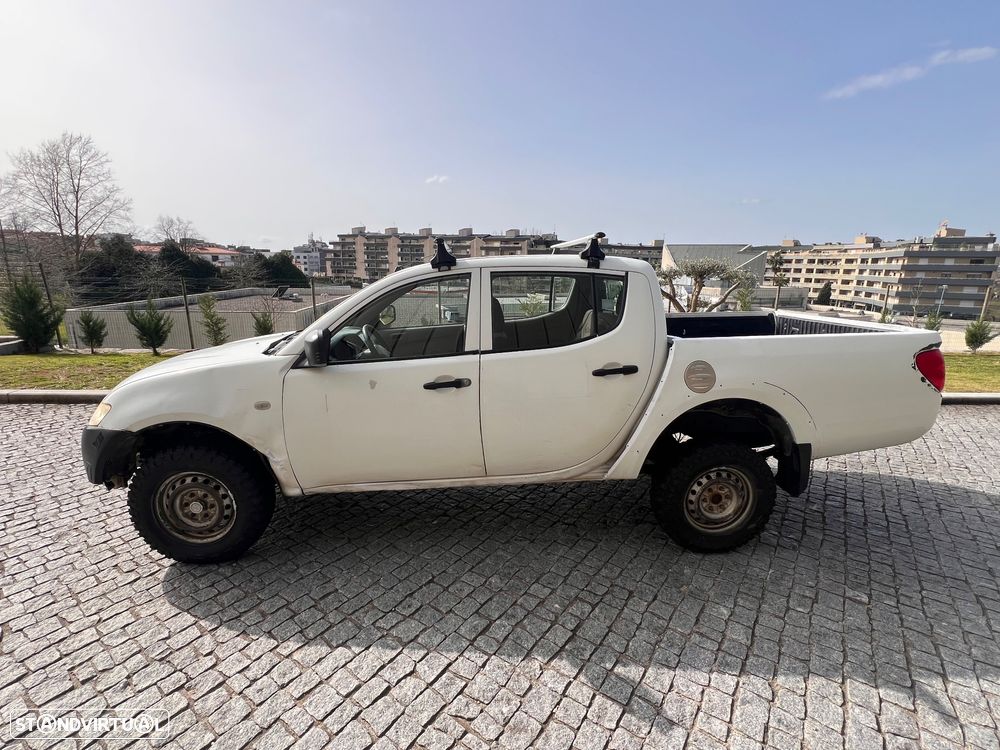 Mitsubishi L200 2.5 DI-D CD Invite AC CC 4WD - 6