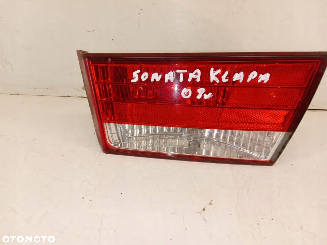 HYUNDAI SONATA LAMPA PRAWA TYLNA W KLAPĘ - 3