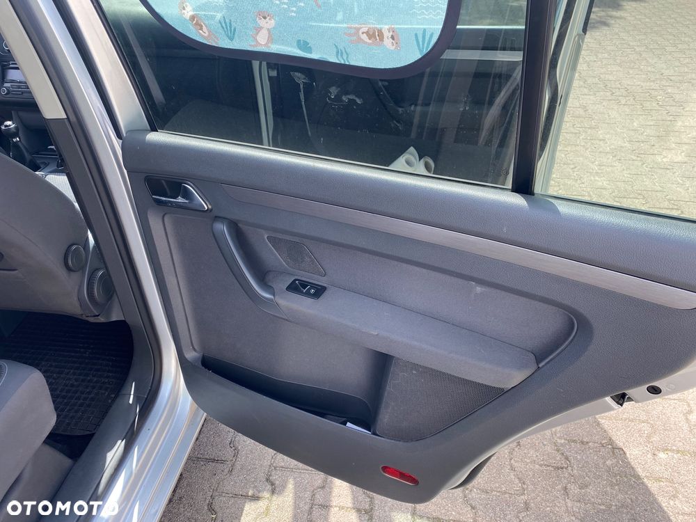 Volkswagen Touran 2.0 TDI DPF Comfortline - 13