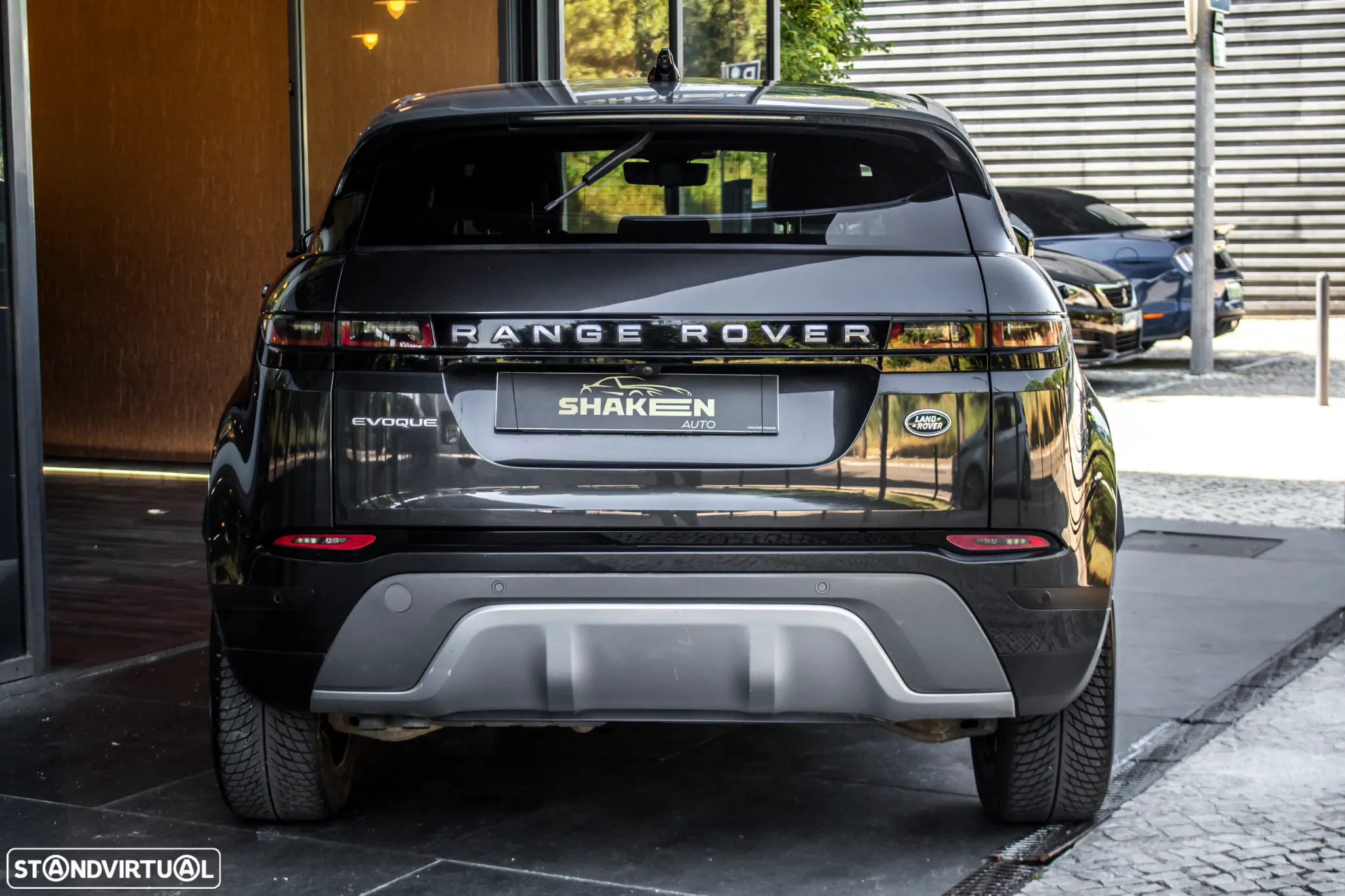 Land Rover Range Rover Evoque 2.0 D180 AWD HSE Auto - 10