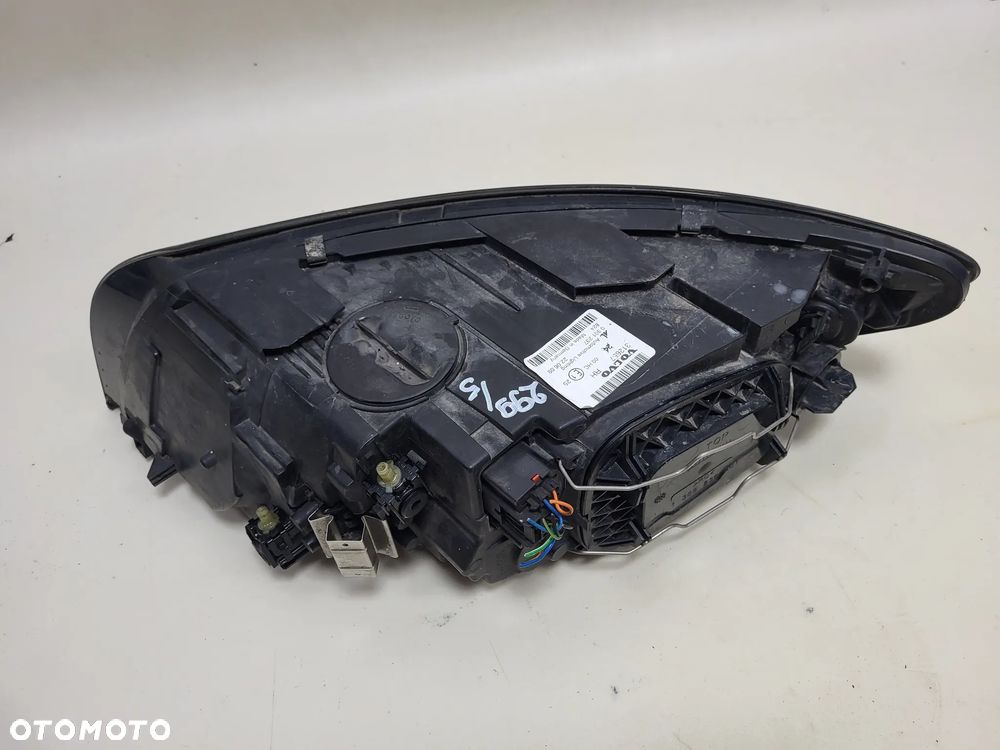 VOLVO V50 S40 LIFT 07-12 PRZEDNIA LAMPA PRAWA EU - 5