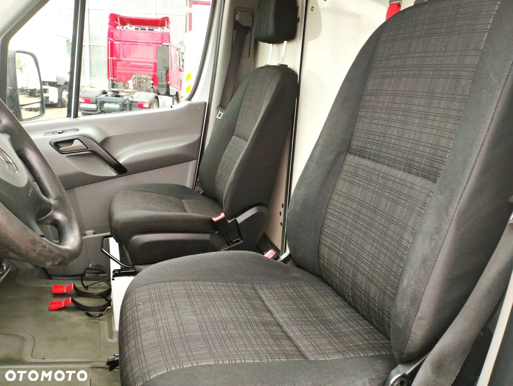 Mercedes-Benz Sprinter 516 Kontener Winda Klima Boczne Drzwi - 18