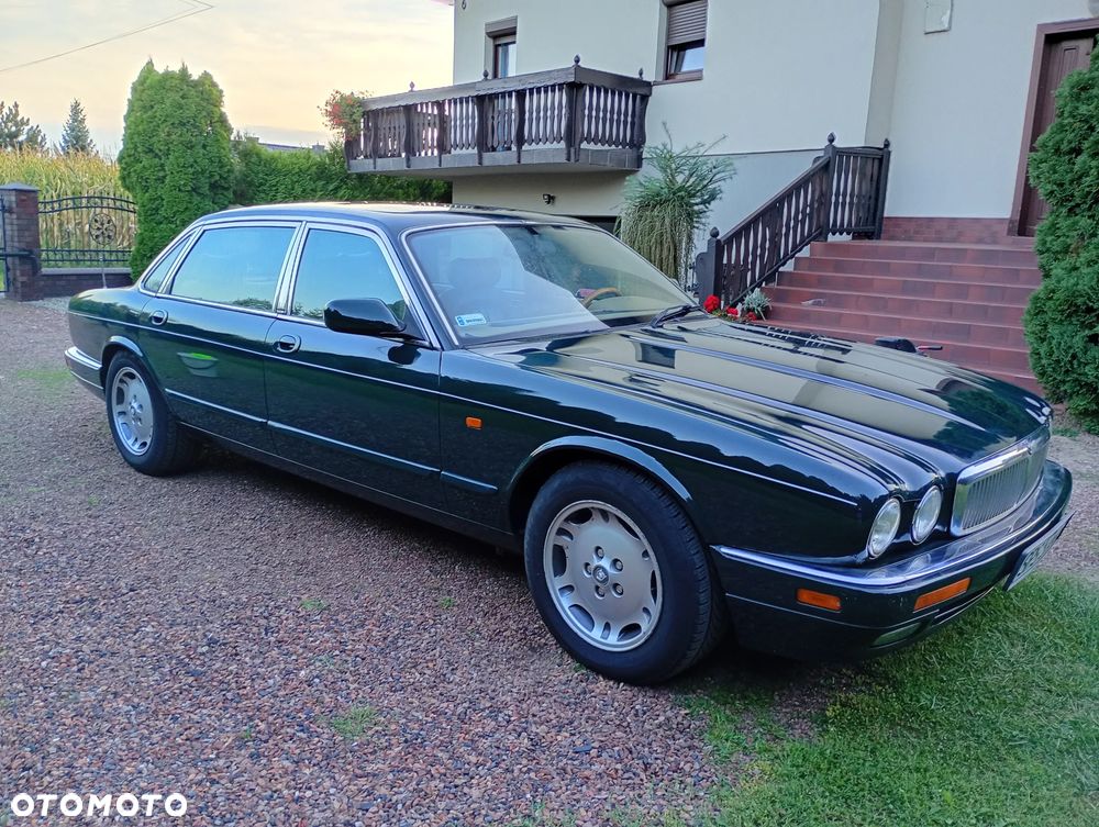 Jaguar XJ - 7