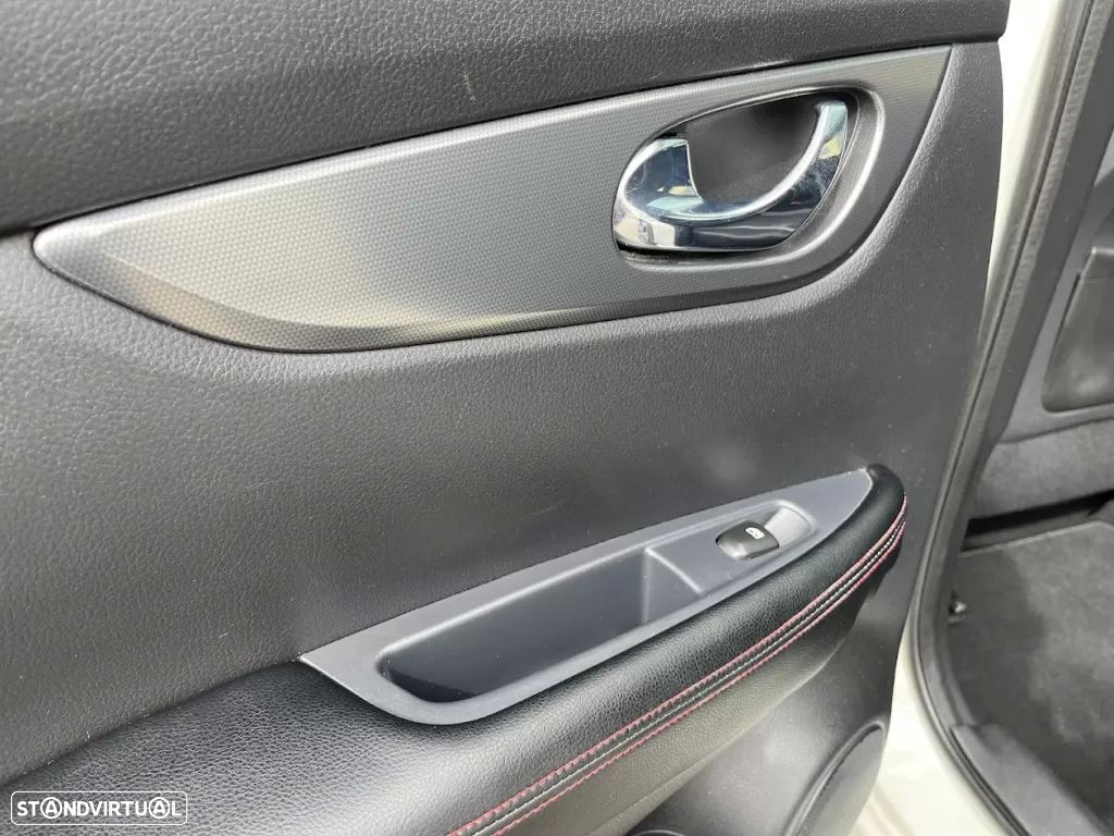 Nissan Qashqai 1.5 dCi N-Connecta 18 - 41