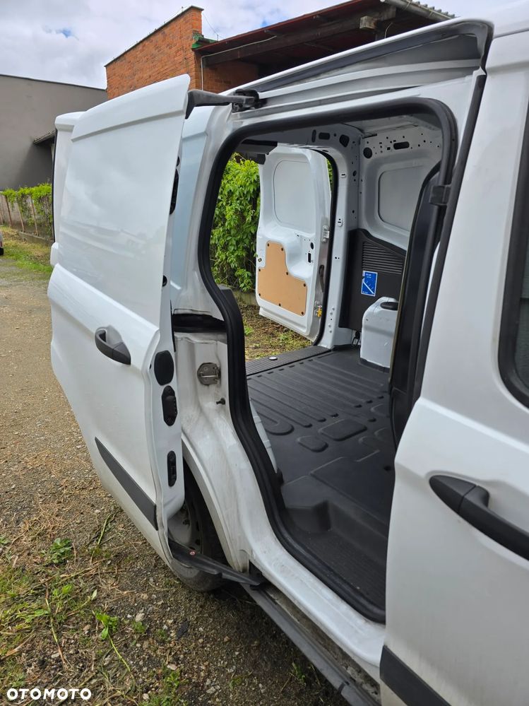 Ford Transit Courier - 8