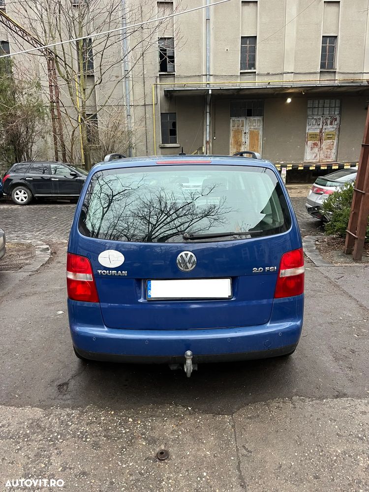 Dezmembrez VW Volkswagen Touran 2006 albastru 2.0 FSI BLX 110KW benzina - 9