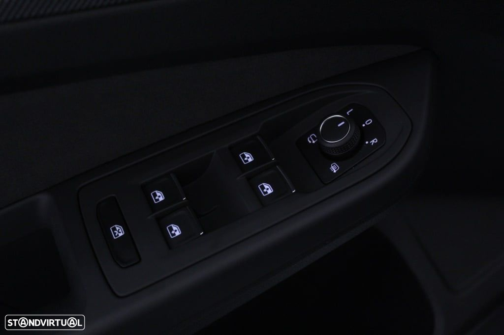 VW Golf Variant 1.5 eTSI R-Line DSG - 20