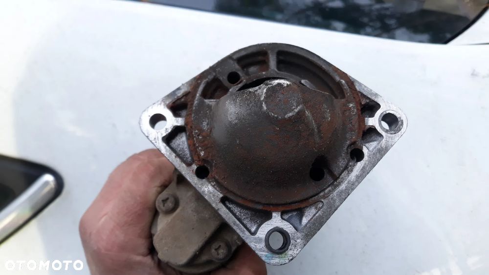 Rozrusznik Opel Insignia Astra J Zafira B 2.0 cdti 55585238 M001t30173 - 3