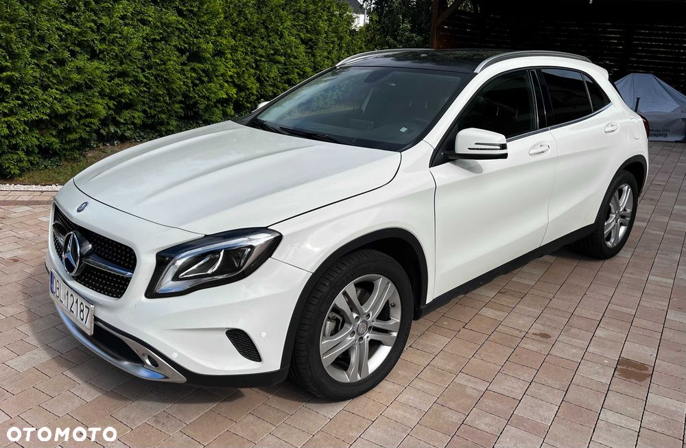 Mercedes-Benz GLA - 1