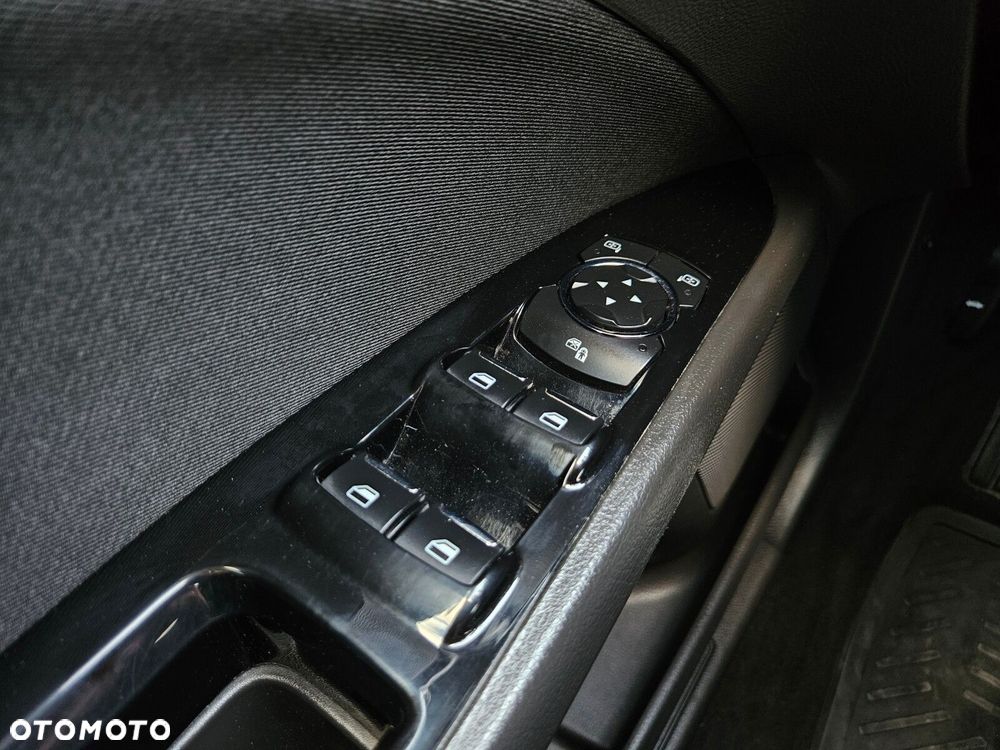 Ford Mondeo 1.5 EcoBoost Ambiente - 14