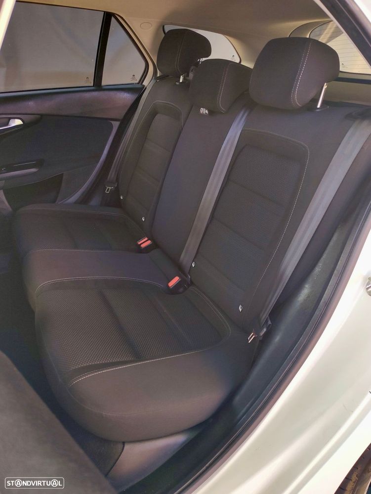 Fiat Tipo Station Wagon 1.3 M-Jet Lounge - 17
